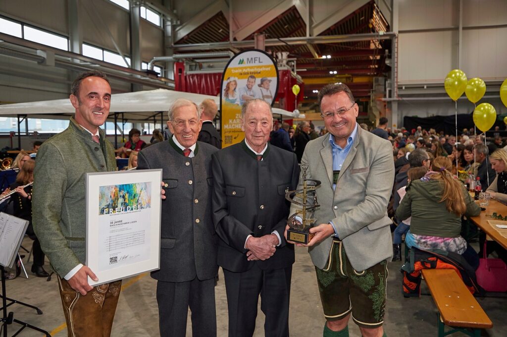 Erfolgsteam: MFL-Geschäftsführer Herbert Decker, Mitgründer Helmut Grünes und Erwin Haider, Initiator der Übernahme, und MFL-Eigentümervertreter Reinhard Haider (v. l.) (Foto: Birgit Steinberger)